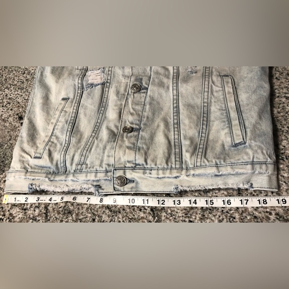 PacSun Los Angeles Distressed Light Wash Denim Jacket Size M / Style 201BT840PC - Picture 15 of 16